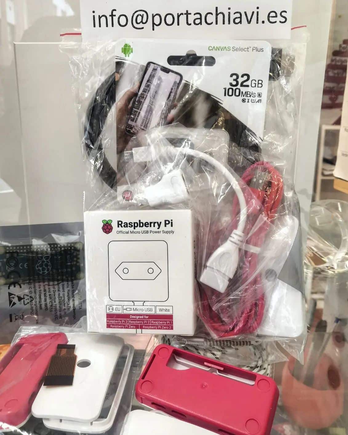 Tenemos en stock algunas @raspberrypi originales con carcasa y/o kit de inicio basico del modelo #raspberrypizero2w con #wifi, ideales para @octoprint3d , #klipperfirmware o lo que se te ocurra relacionado con #iot. Mientras dure la huelga de transporte solo esta disponible para recogida en tienda, pero una vez pase esto podemos enviar sin problemas.