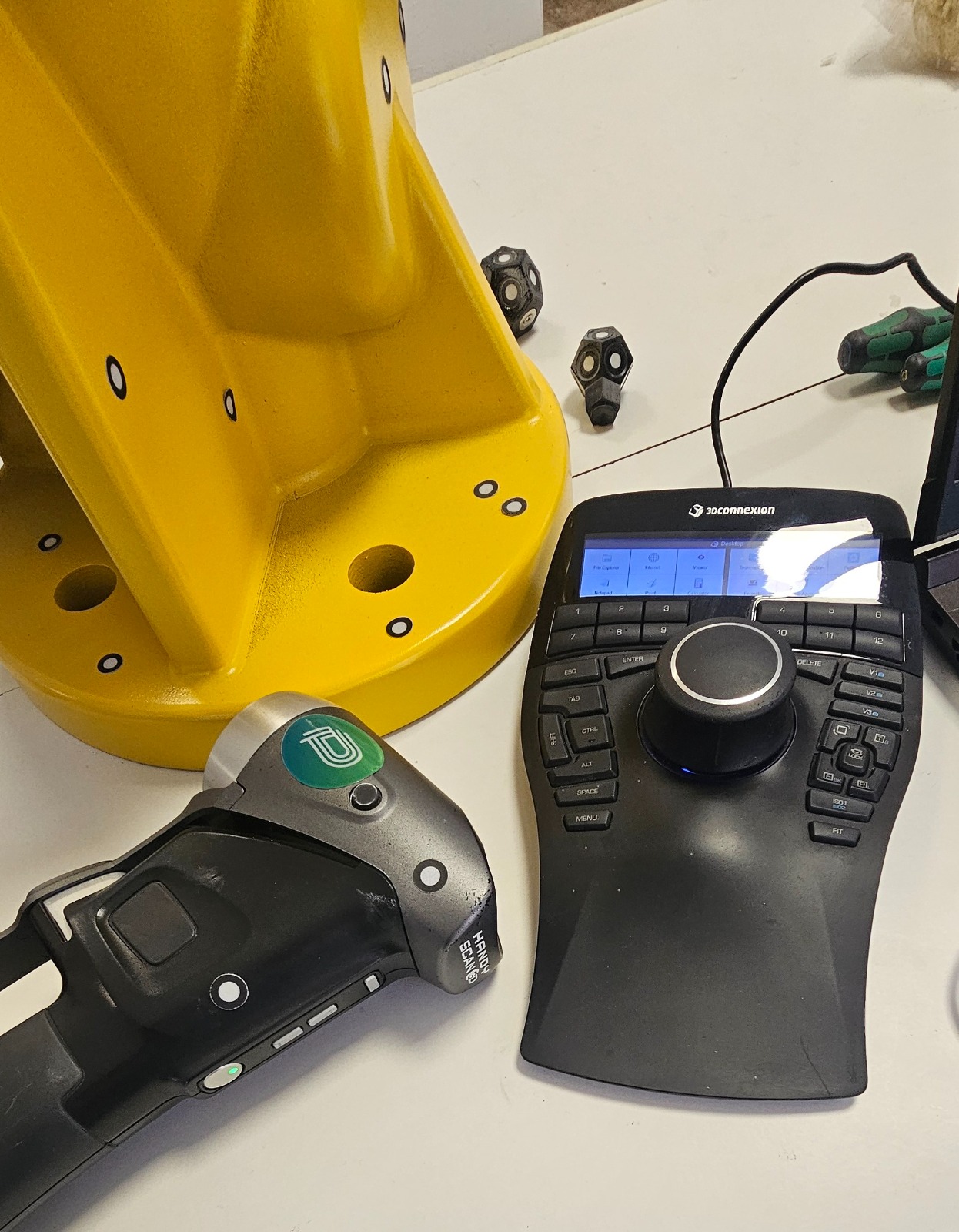 HandySCAN 700 Creaform — escáner 3D industrial de alta precisión